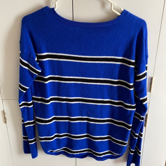 Blue and black striped sweater - Picture 3 of 4